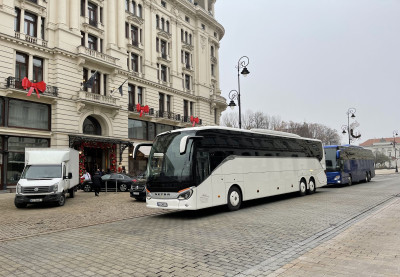 Transport autokarem turystycznym na Lotnisko Chopina Warszawa